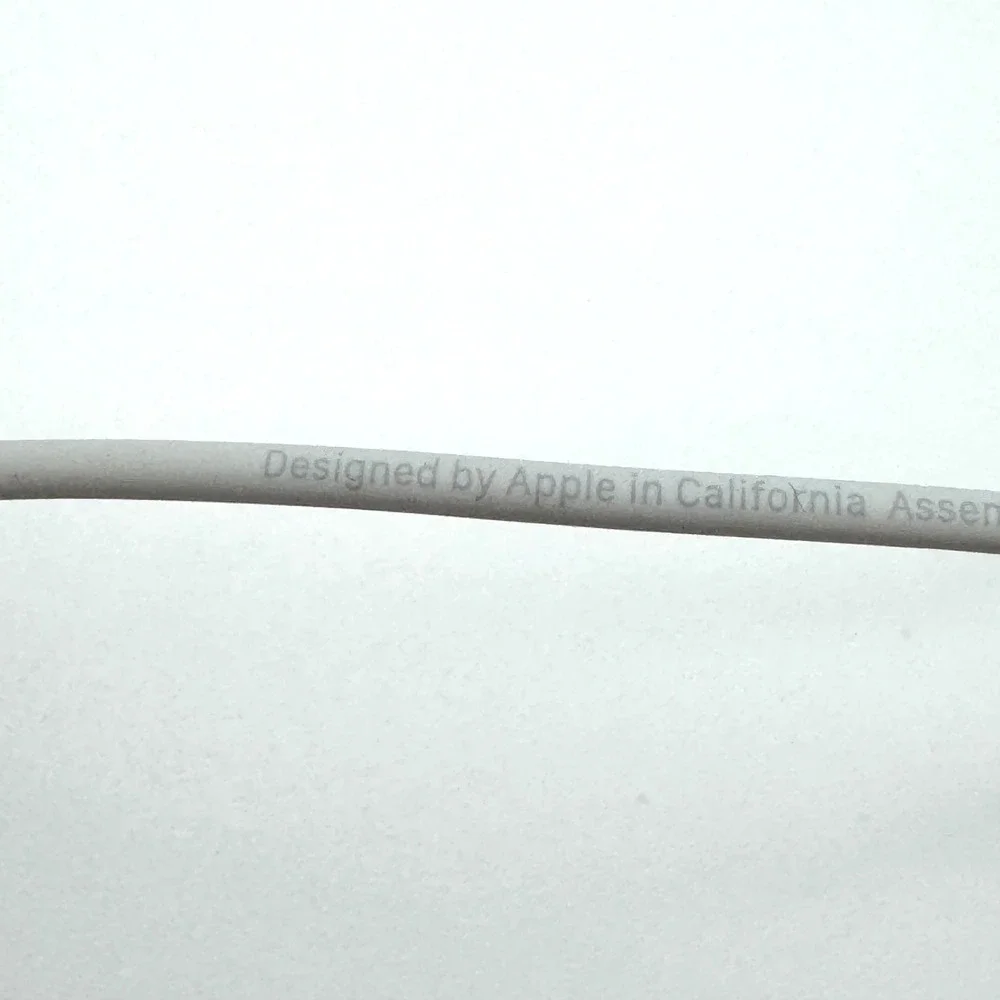 Apple EarPods Lightning Connector Wired Headphones White A1748‎